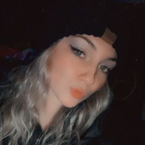 Meet your Posher, Liz